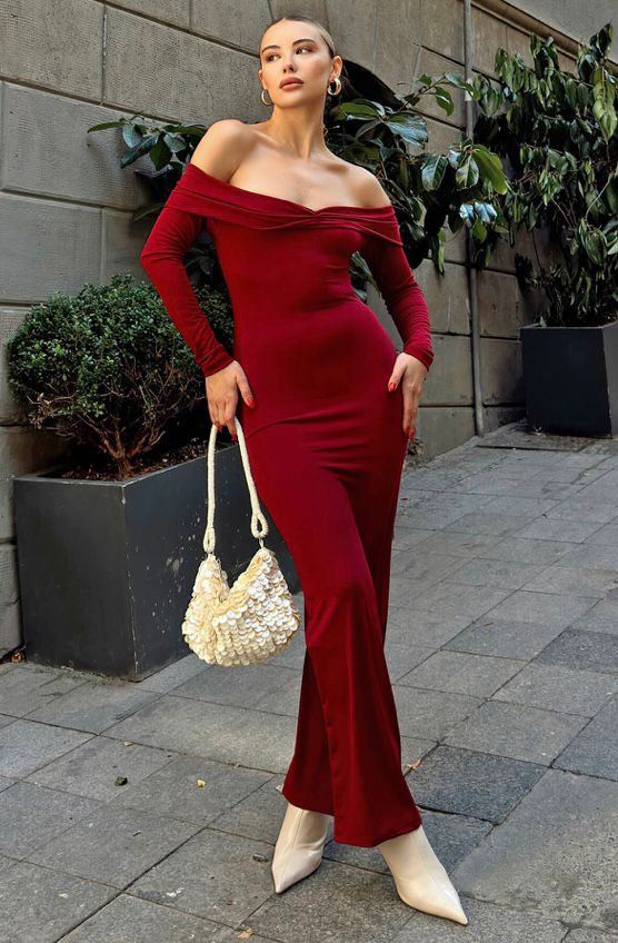 Büzgülü Madonna Yaka Elbise